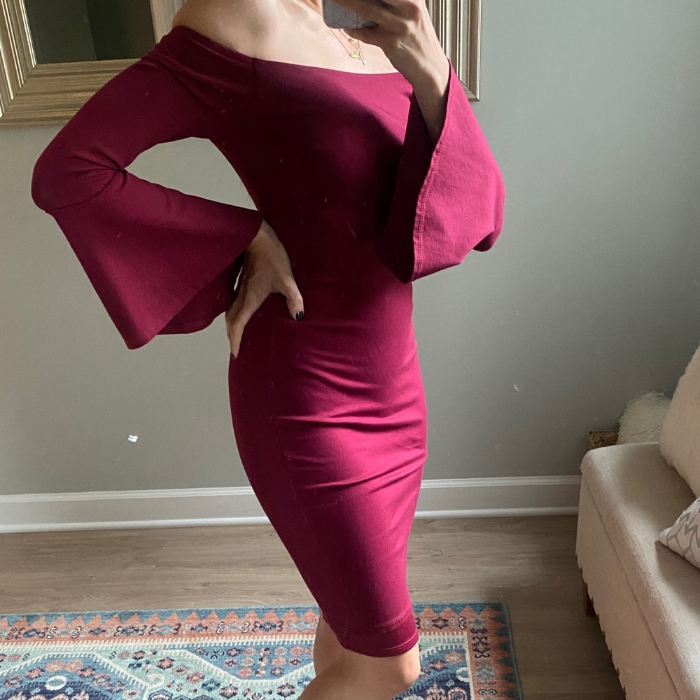 Lulus off the shoulder dress with sleeves